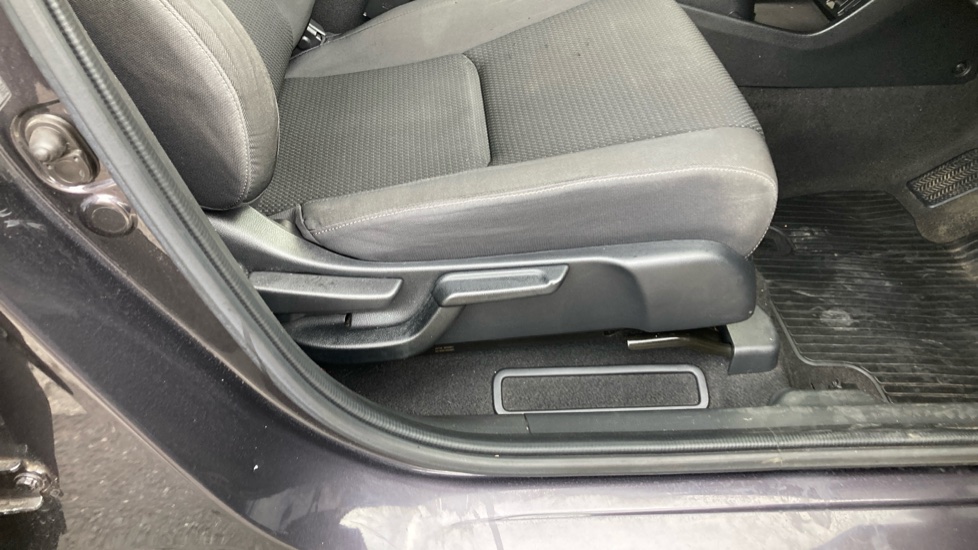 Honda HR-V 1.5 i-VTEC SE 5dr Petrol Hatchback - Image 31