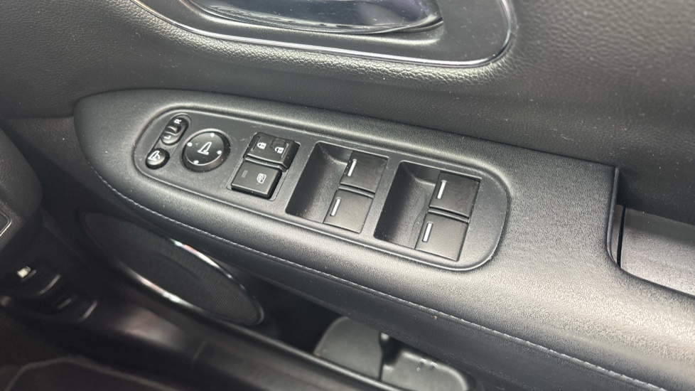 Honda HR-V 1.5 i-VTEC EX CVT 5dr Petrol Hatchback - Image 30