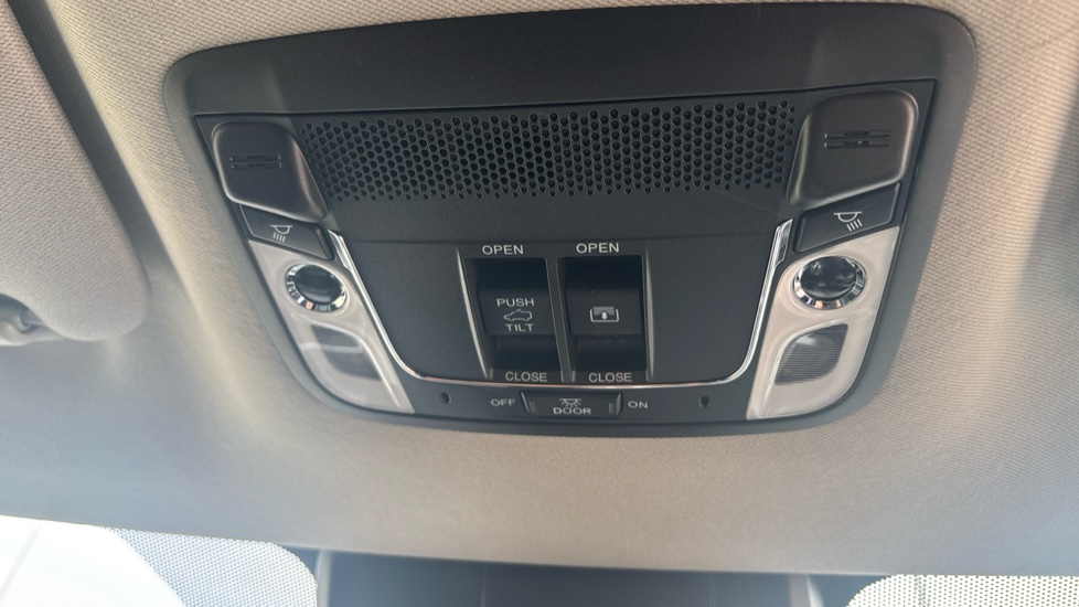 Honda HR-V 1.5 i-VTEC EX CVT 5dr Petrol Hatchback - Image 45