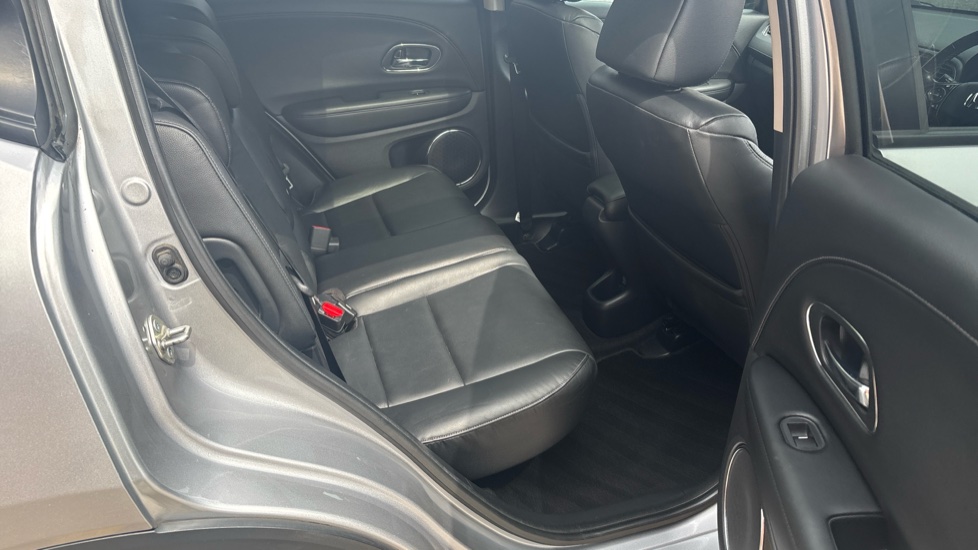 Honda HR-V 1.5 i-VTEC EX CVT 5dr Petrol Hatchback - Image 50