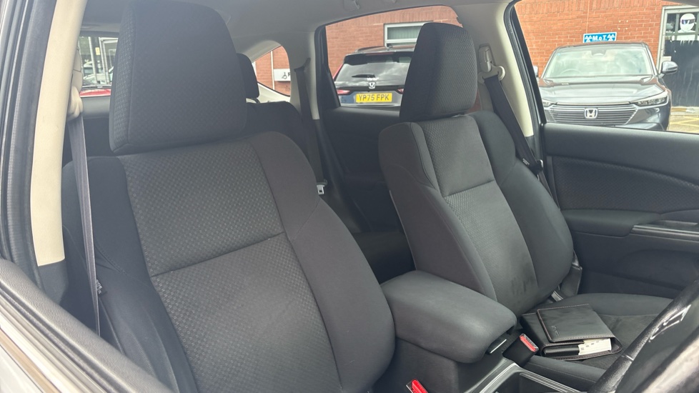 Honda CR-V 1.6 i-DTEC 160 SE Plus 5dr Auto [Nav/DASP] Diesel Estate - Image 36