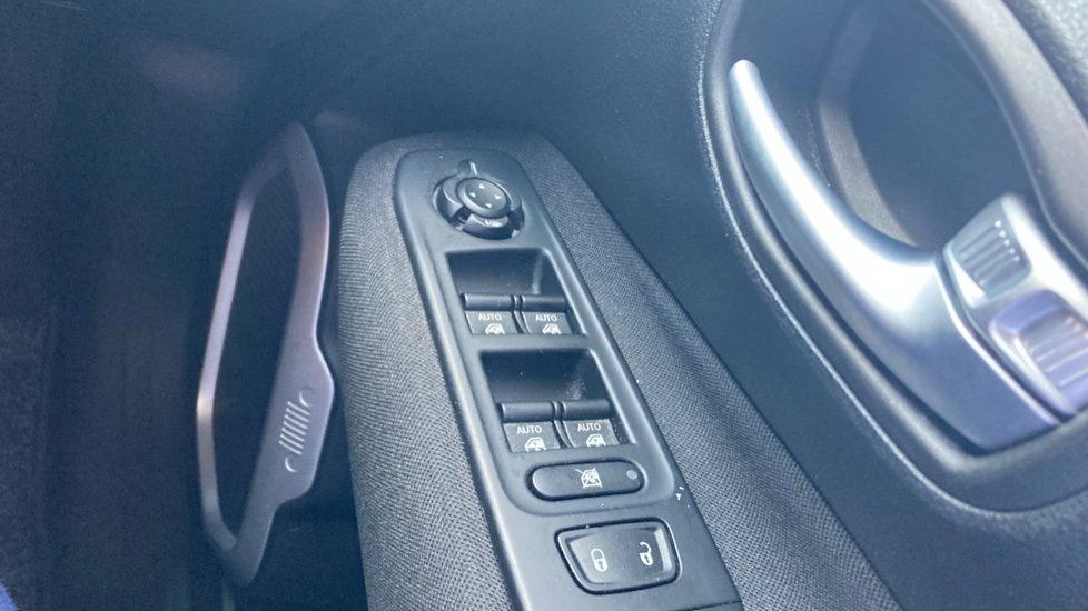 Jeep Renegade 1.0 T3 GSE Longitude 5dr Petrol Hatchback - Image 24