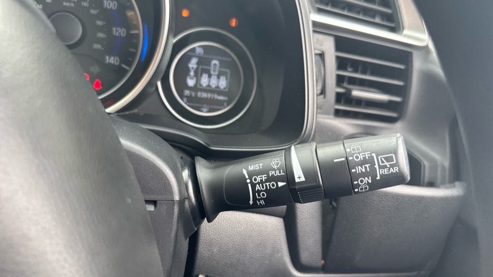 Honda Jazz 1.3 i-VTEC SE Navi 5dr CVT Petrol Hatchback - Image 23