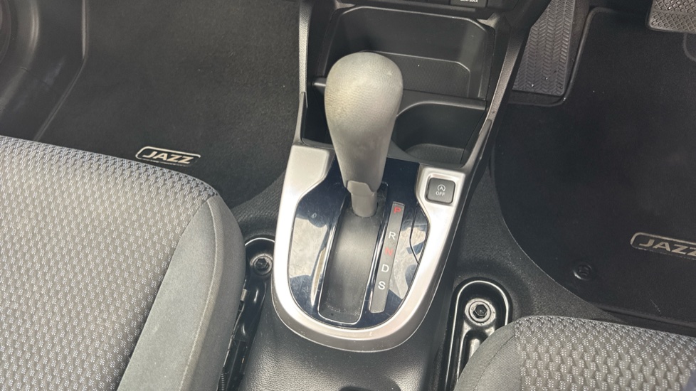Honda Jazz 1.3 i-VTEC SE Navi 5dr CVT Petrol Hatchback - Image 29