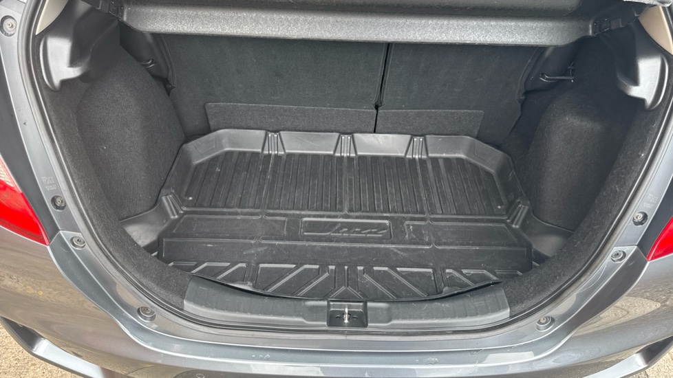 Honda Jazz 1.3 i-VTEC SE Navi 5dr CVT Petrol Hatchback - Image 38