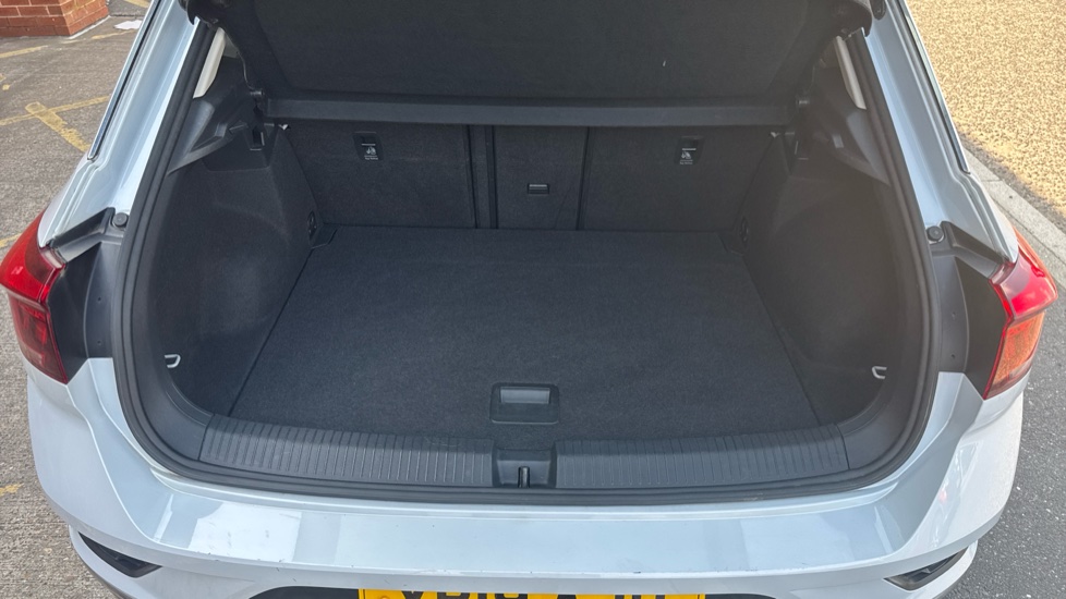 Volkswagen T-Roc 1.5 TSI EVO SEL 5dr Petrol Hatchback - Image 4