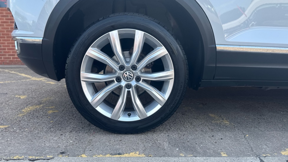 Volkswagen T-Roc 1.5 TSI EVO SEL 5dr Petrol Hatchback - Image 7