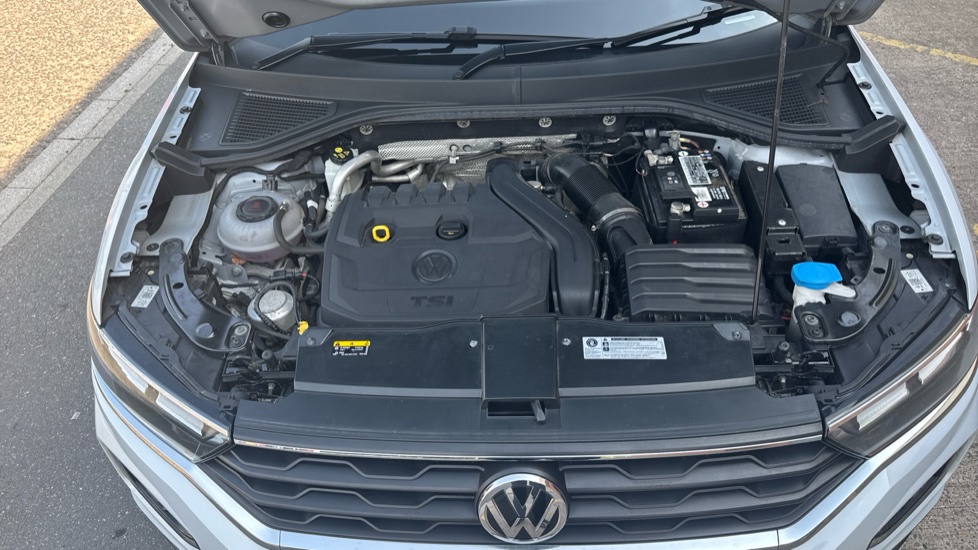 Volkswagen T-Roc 1.5 TSI EVO SEL 5dr Petrol Hatchback - Image 8
