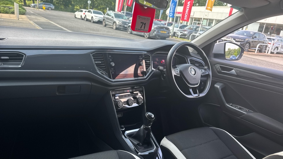 Volkswagen T-Roc 1.5 TSI EVO SEL 5dr Petrol Hatchback - Image 9