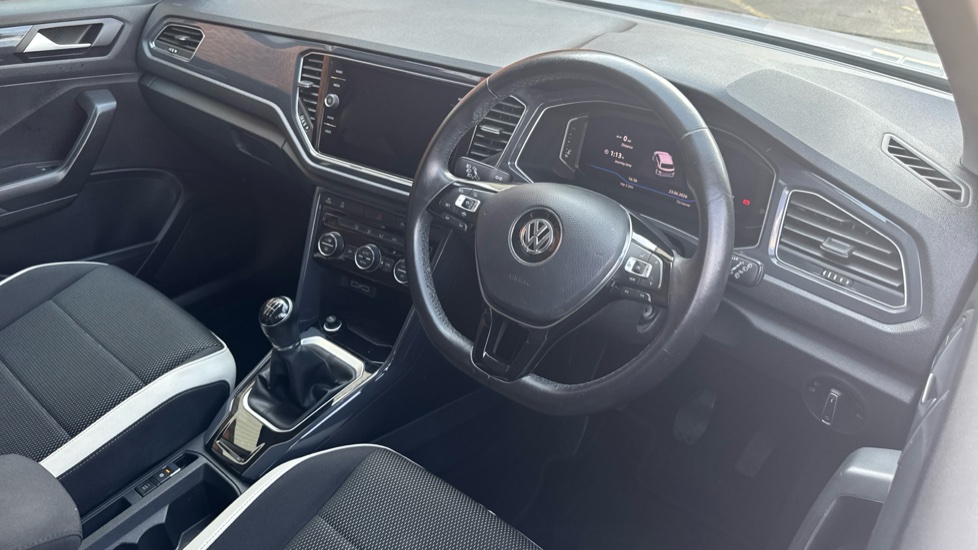 Volkswagen T-Roc 1.5 TSI EVO SEL 5dr Petrol Hatchback - Image 11