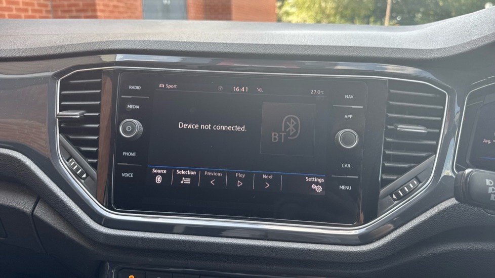 Volkswagen T-Roc 1.5 TSI EVO SEL 5dr Petrol Hatchback - Image 30