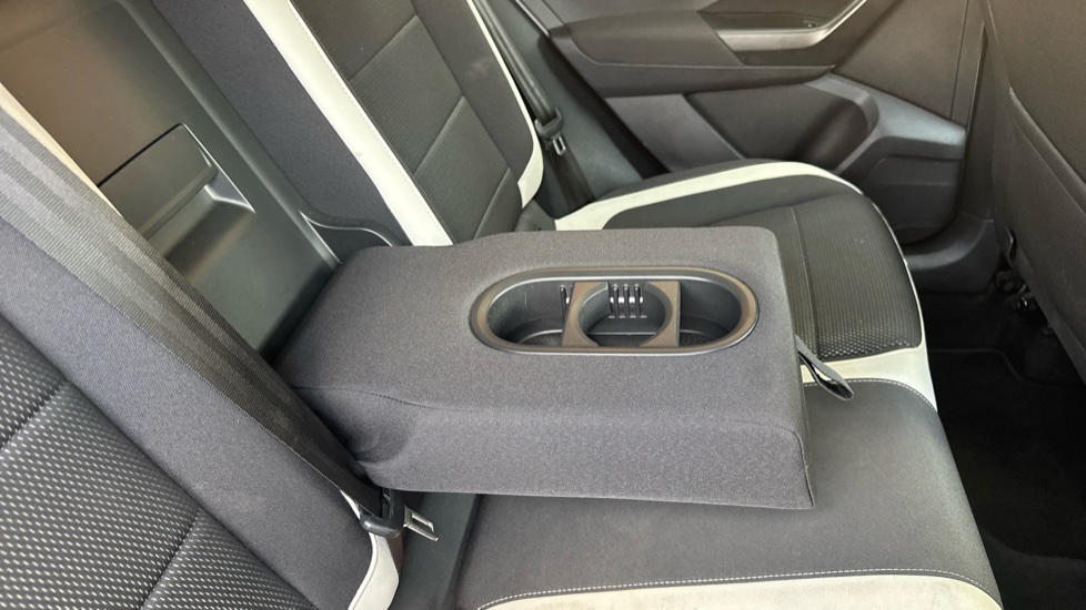 Volkswagen T-Roc 1.5 TSI EVO SEL 5dr Petrol Hatchback - Image 37
