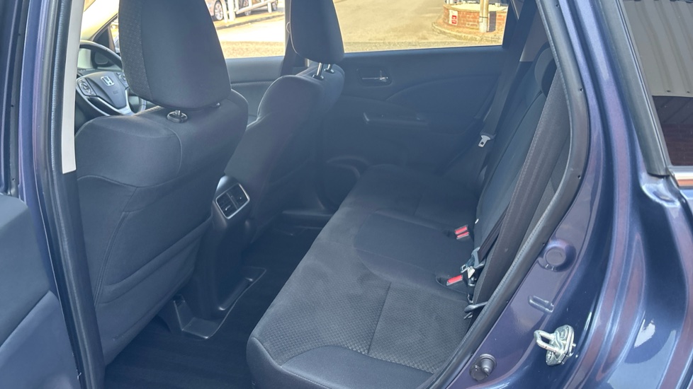 Honda CR-V 2.0 i-VTEC SE Plus 5dr Auto [Nav] Petrol Estate - Image 16