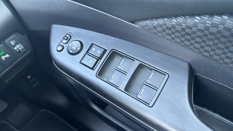 Honda CR-V 2.0 i-VTEC SE Plus 5dr Auto [Nav] Petrol Estate - Image 29