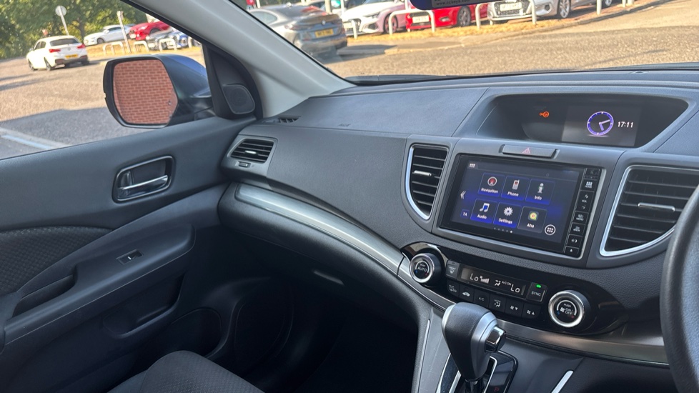Honda CR-V 2.0 i-VTEC SE Plus 5dr Auto [Nav] Petrol Estate - Image 31