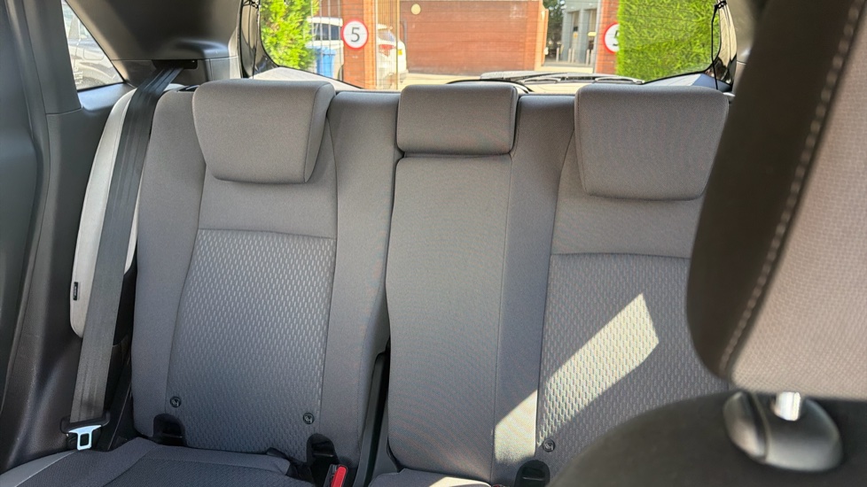 Honda Jazz 1.5 i-MMD Hybrid Crosstar EX 5dr eCVT Hybrid Hatchback - Image 8