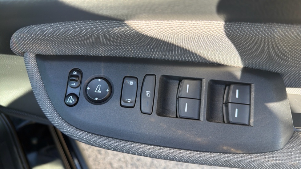 Honda Jazz 1.5 i-MMD Hybrid Crosstar EX 5dr eCVT Hybrid Hatchback - Image 17