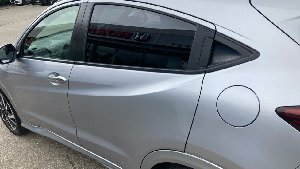 Honda HR-V 1.5 i-VTEC EX 5dr Petrol Hatchback - Image 17