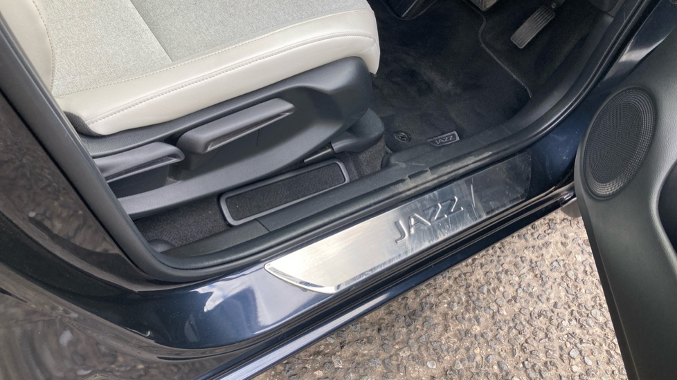 Honda Jazz 1.5 i-MMD Hybrid EX 5dr eCVT Hybrid Hatchback - Image 26