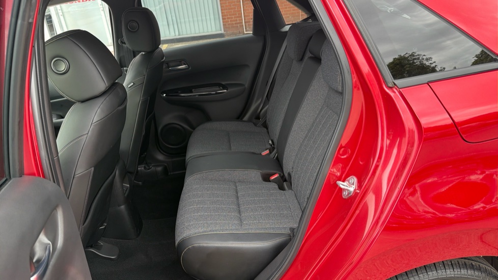 Honda Jazz 1.5 i-MMD Hybrid EX 5dr eCVT Hybrid Hatchback - Image 16