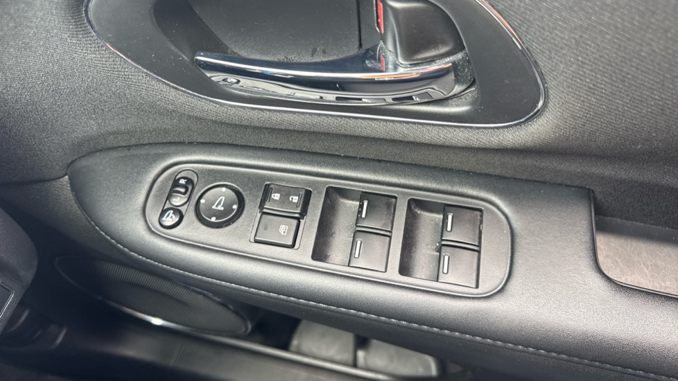 Honda HR-V 1.5 i-VTEC SE 5dr Petrol Hatchback - Image 17