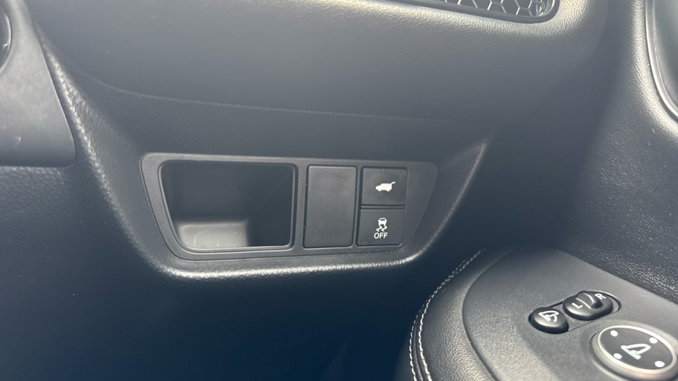 Honda Zr-V 2.0 eHEV Advance 5dr CVT Hybrid Estate - Image 16