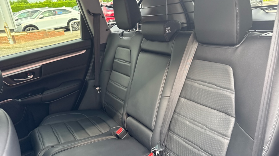 Honda CR-V 2.0 i-MMD Hybrid SR 5dr eCVT Hybrid Estate - Image 8
