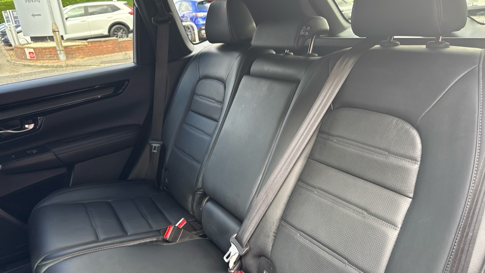 Honda CR-V 2.0 ePHEV Advance Tech 5dr eCVT Estate - Image 8