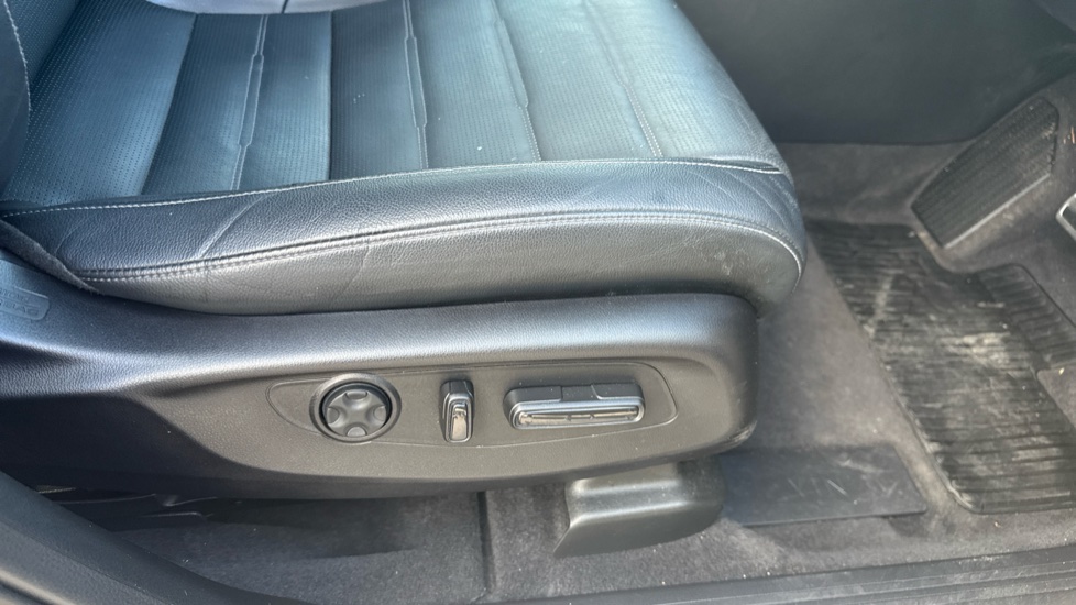 Honda CR-V 2.0 ePHEV Advance Tech 5dr eCVT Estate - Image 37