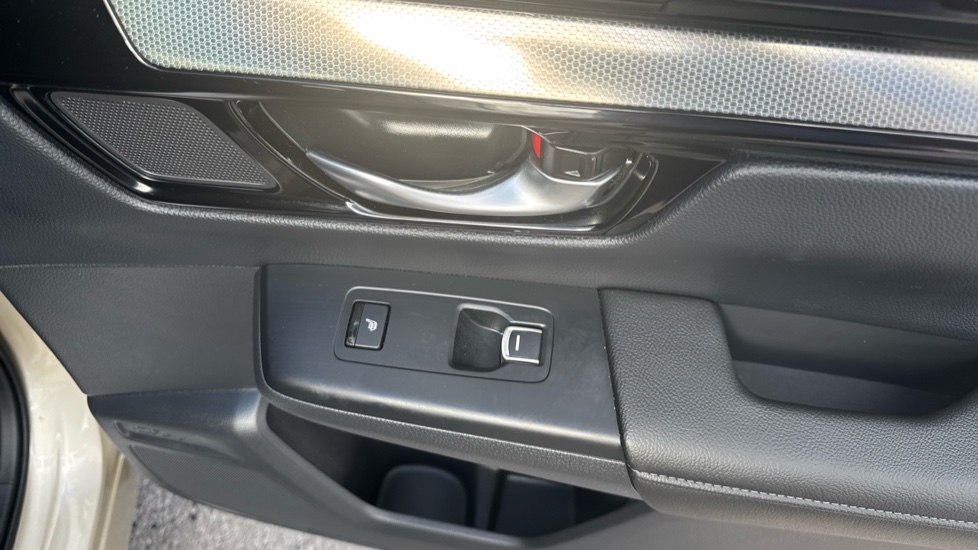 Honda CR-V 2.0 ePHEV Advance Tech 5dr eCVT Estate - Image 38