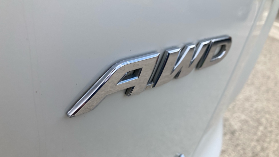 Honda CR-V 2.0 i-MMD Hybrid SR 5dr eCVT Hybrid Estate - Image 16