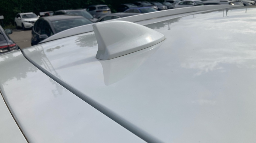 Honda CR-V 2.0 i-MMD Hybrid SR 5dr eCVT Hybrid Estate - Image 17