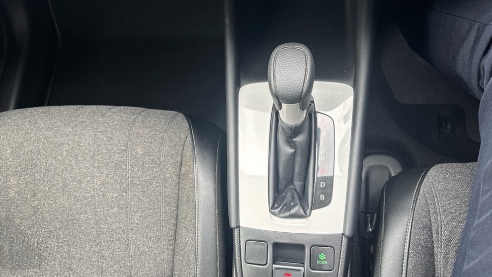 Honda Jazz 1.5 i-MMD Hybrid SR 5dr eCVT Hybrid Hatchback - Image 33