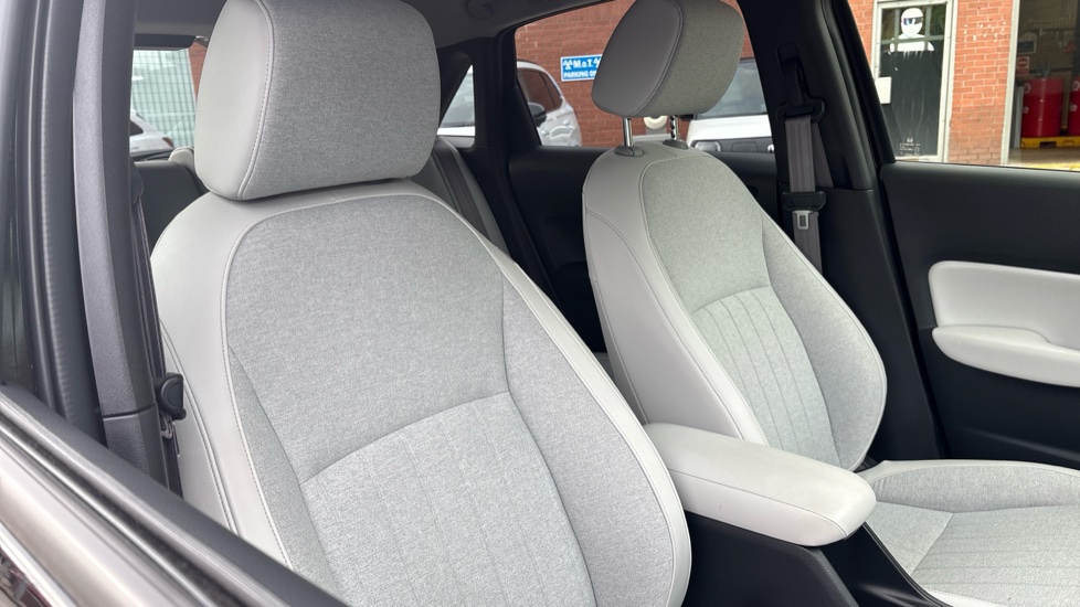 Honda Jazz 1.5 i-MMD Hybrid EX 5dr eCVT Hybrid Hatchback - Image 28