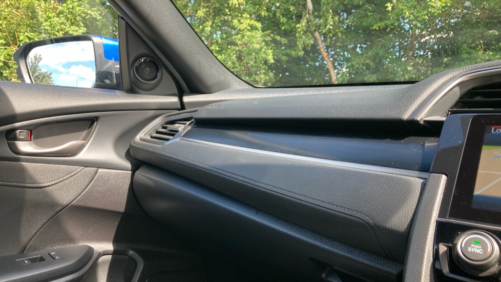 Honda Civic 1.0 VTEC Turbo 126 SR 5dr CVT Petrol Hatchback - Image 29