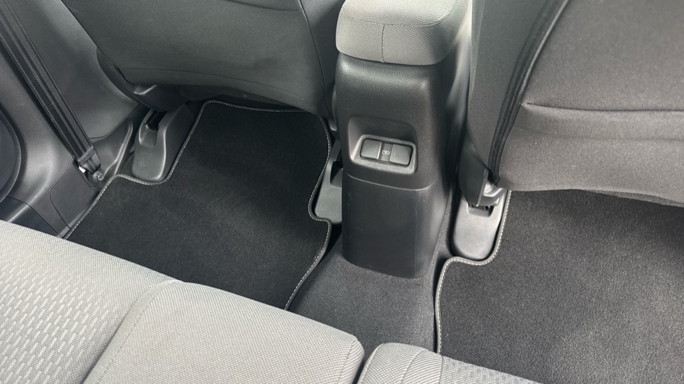 Honda Jazz 1.5 i-MMD Hybrid Crosstar EX 5dr eCVT Hybrid Hatchback - Image 33