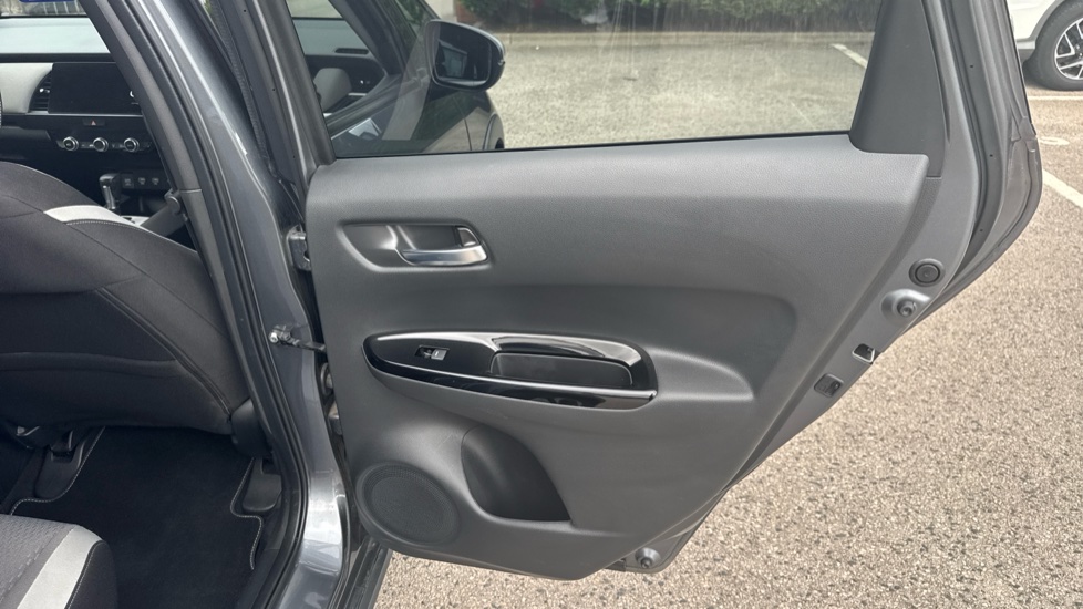 Honda Jazz 1.5 i-MMD Hybrid Crosstar EX 5dr eCVT Hybrid Hatchback - Image 35