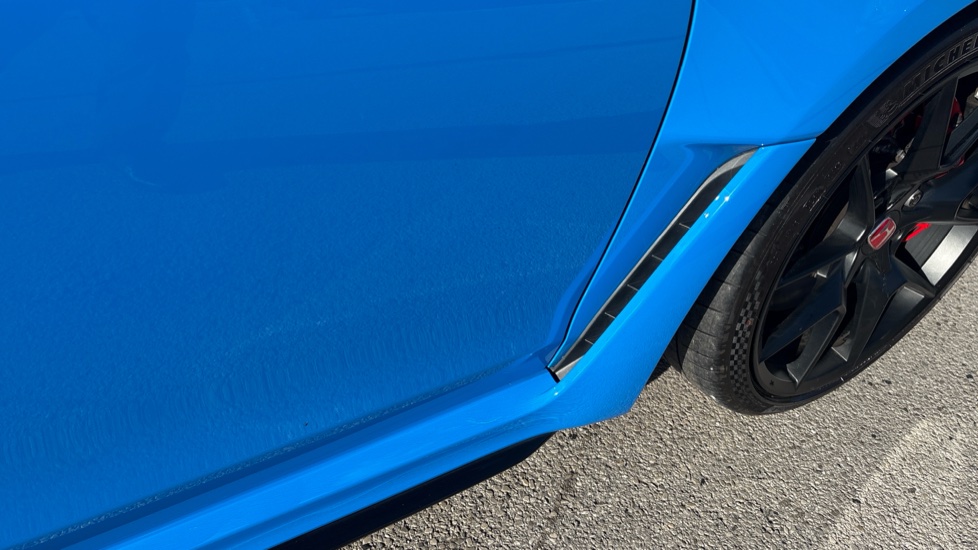 Honda Civic Type R 2.0 VTEC Turbo Type R 5dr Petrol Hatchback - Image 30