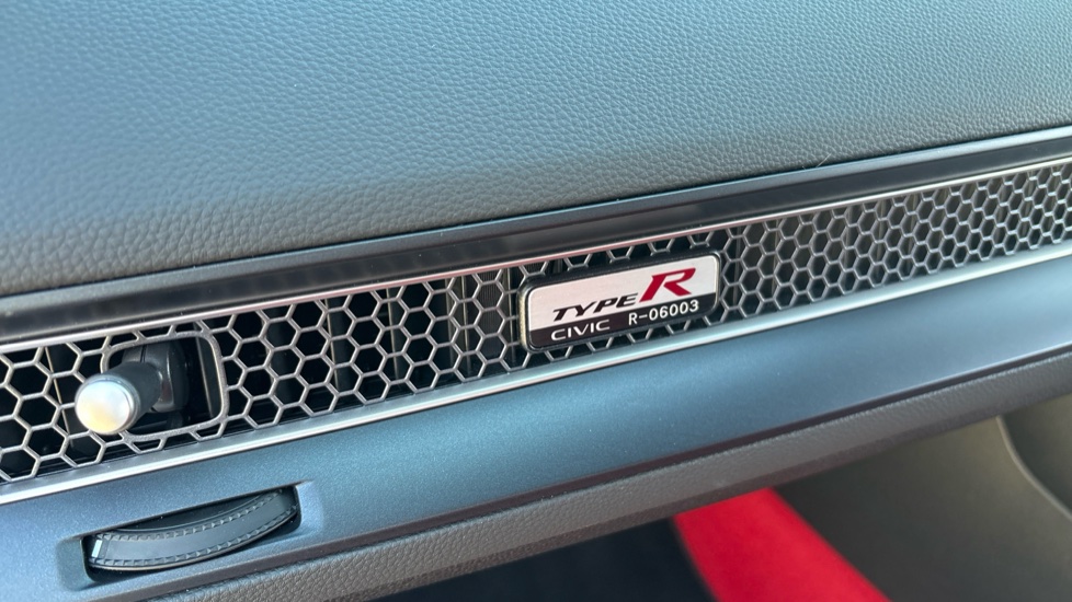 Honda Civic Type R 2.0 VTEC Turbo Type R 5dr Petrol Hatchback - Image 35