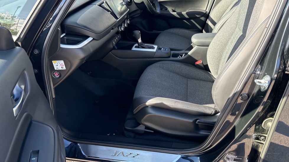 Honda Jazz 1.5 i-MMD Hybrid Advance 5dr eCVT Hybrid Hatchback - Image 32