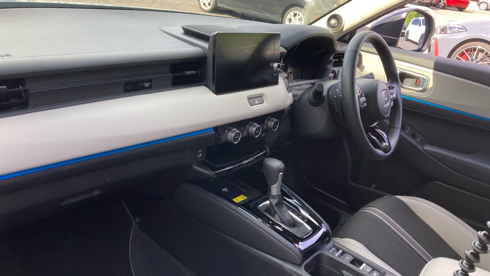 Honda HR-V 1.5 eHEV Advance Style 5dr CVT Hybrid Hatchback - Image 2