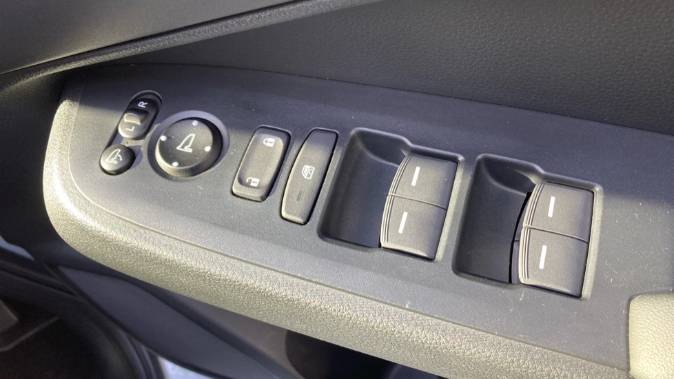 Honda HR-V 1.5 eHEV Advance Style 5dr CVT Hybrid Hatchback - Image 28