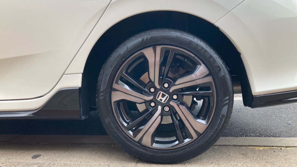 Honda Civic 1.5 VTEC Turbo Sport 5dr CVT Petrol Hatchback - Image 9