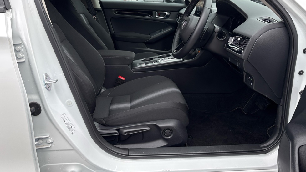 Honda Civic 2.0 eHEV Elegance 5dr CVT Hybrid Hatchback - Image 27