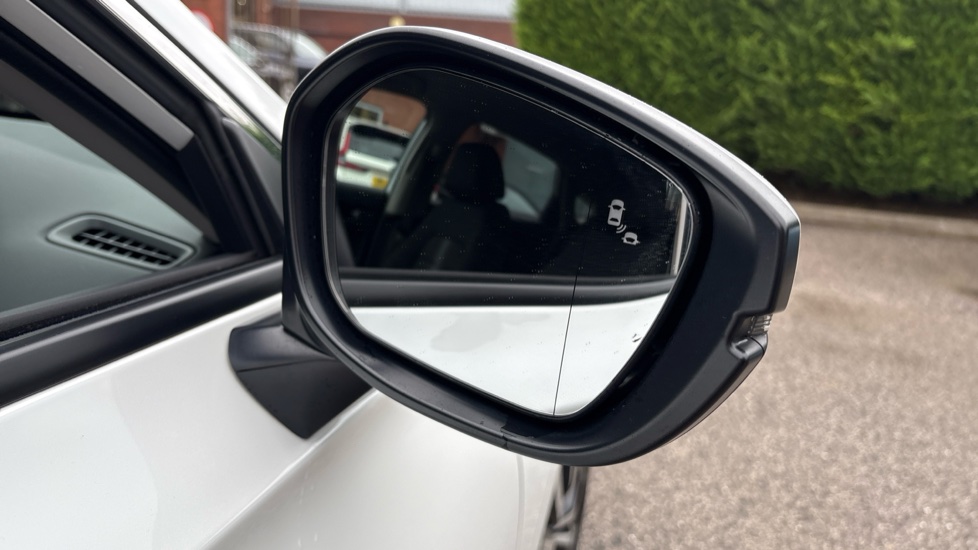 Honda Civic 2.0 eHEV Elegance 5dr CVT Hybrid Hatchback - Image 29