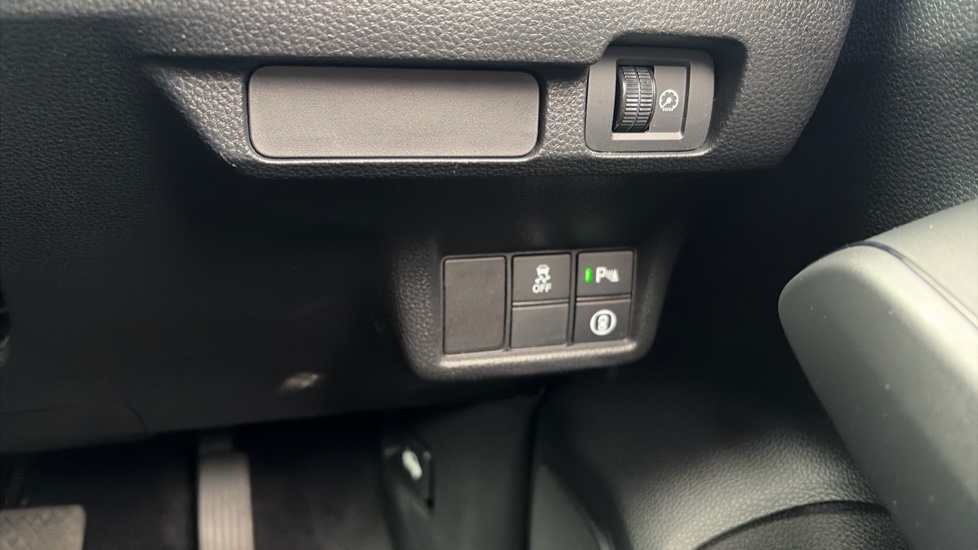 Honda Civic 2.0 eHEV Elegance 5dr CVT Hybrid Hatchback - Image 21