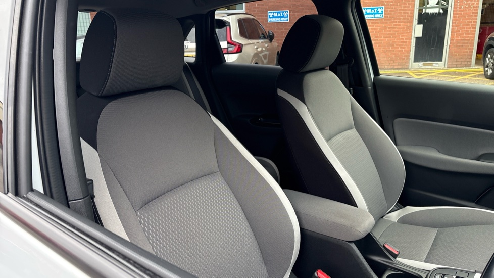 Honda Jazz 1.5 i-MMD Hybrid Crosstar EX 5dr eCVT Hybrid Hatchback - Image 26
