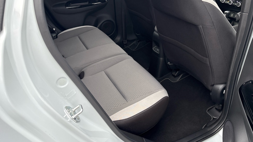 Honda Jazz 1.5 i-MMD Hybrid Crosstar EX 5dr eCVT Hybrid Hatchback - Image 36