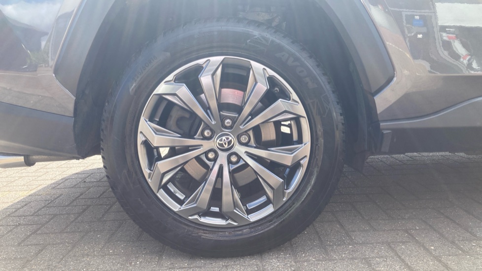 Toyota RAV4 2.5 VVT-i Hybrid Design 5dr CVT 2WD Hybrid Estate - Image 3