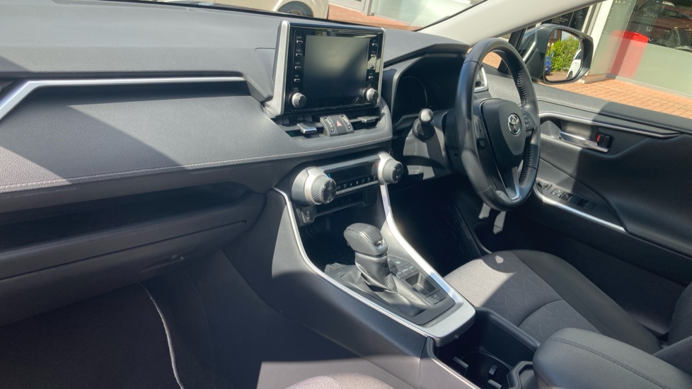 Toyota RAV4 2.5 VVT-i Hybrid Design 5dr CVT 2WD Hybrid Estate - Image 5